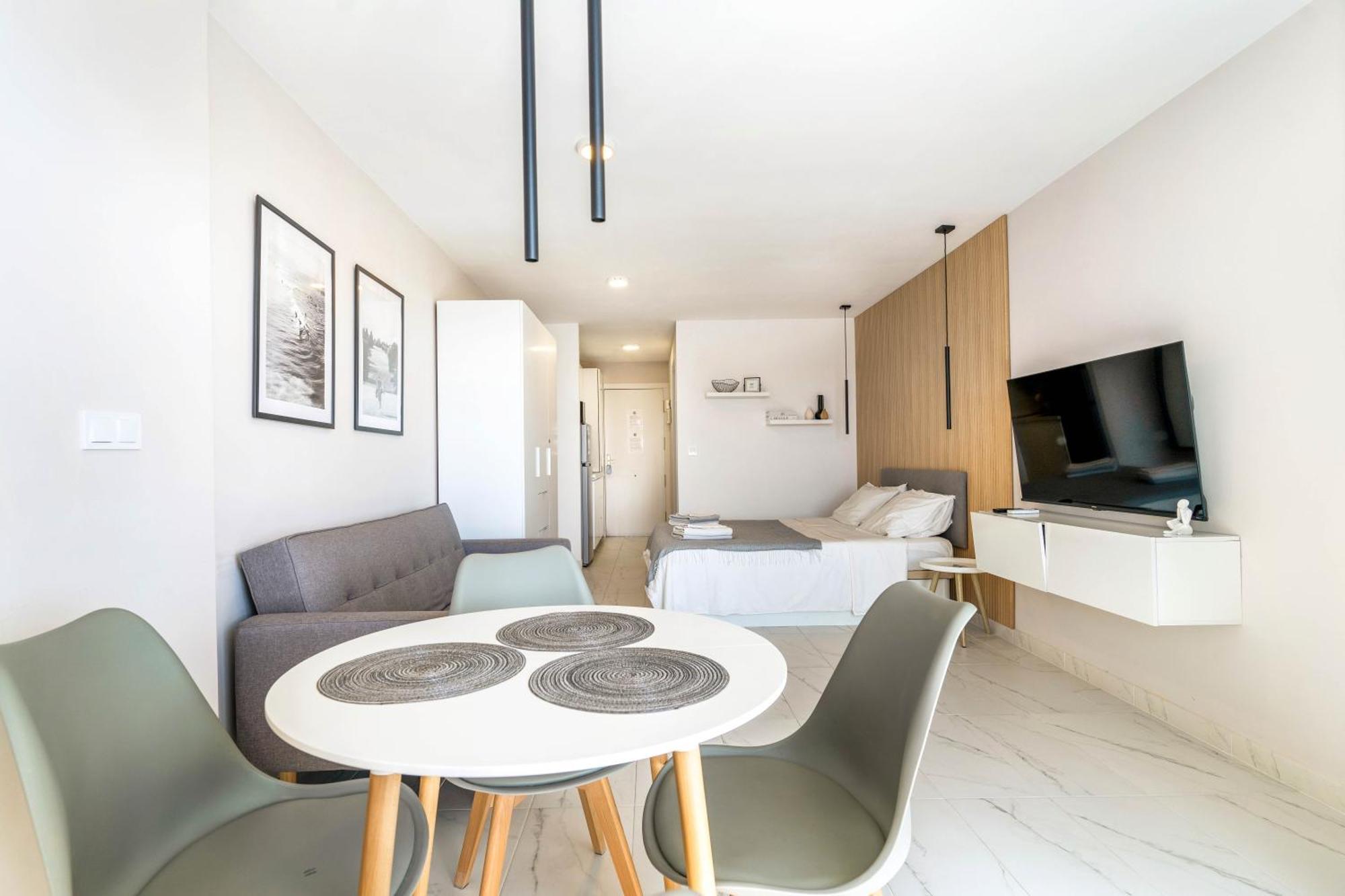 Modern Studio Apartment With Sea Views 5 Min From The Beach Sitio de Calahonda Dış mekan fotoğraf